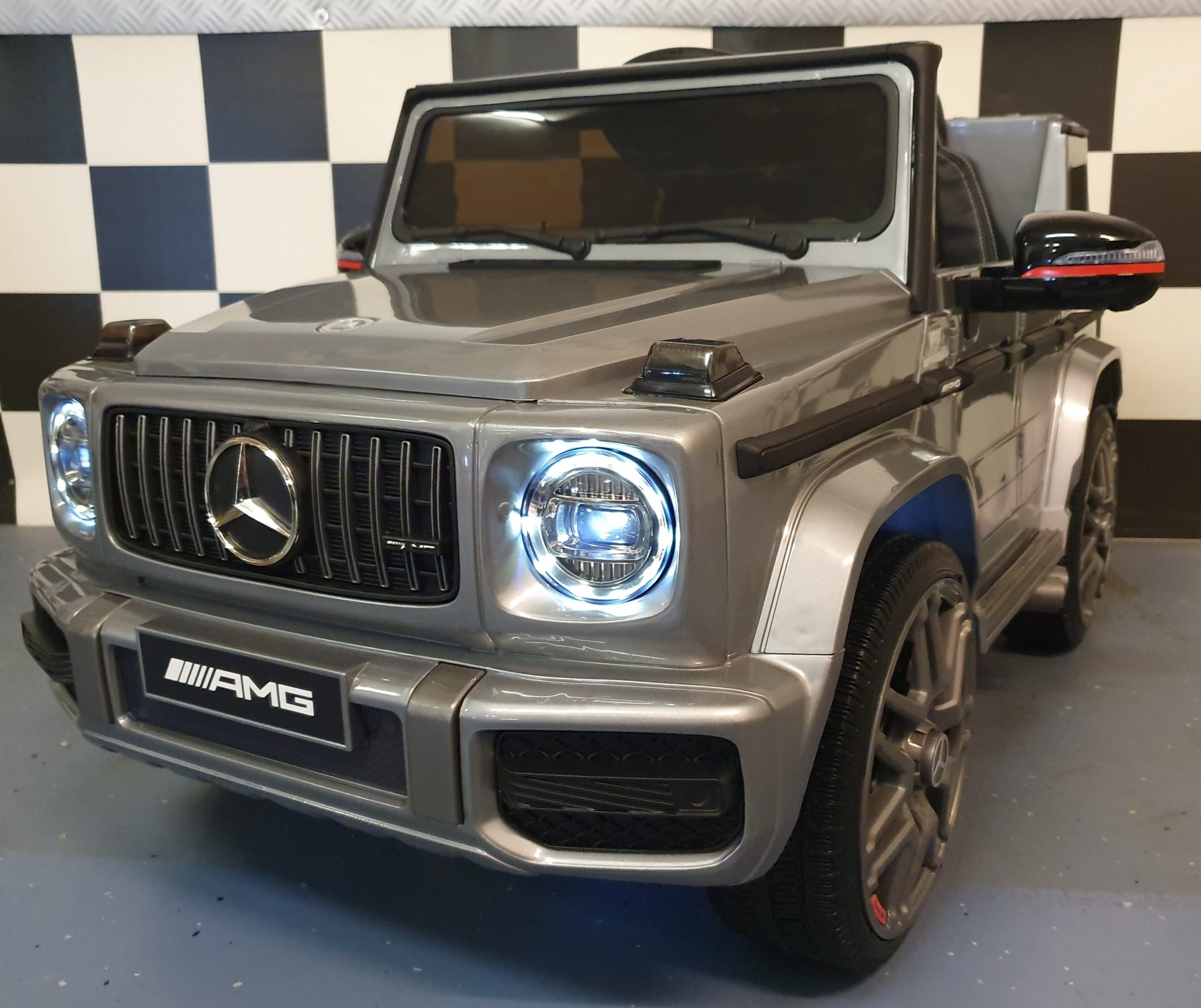 Speelgoedauto Mercedes G63 12 Volt metallic grijs 1-persoons