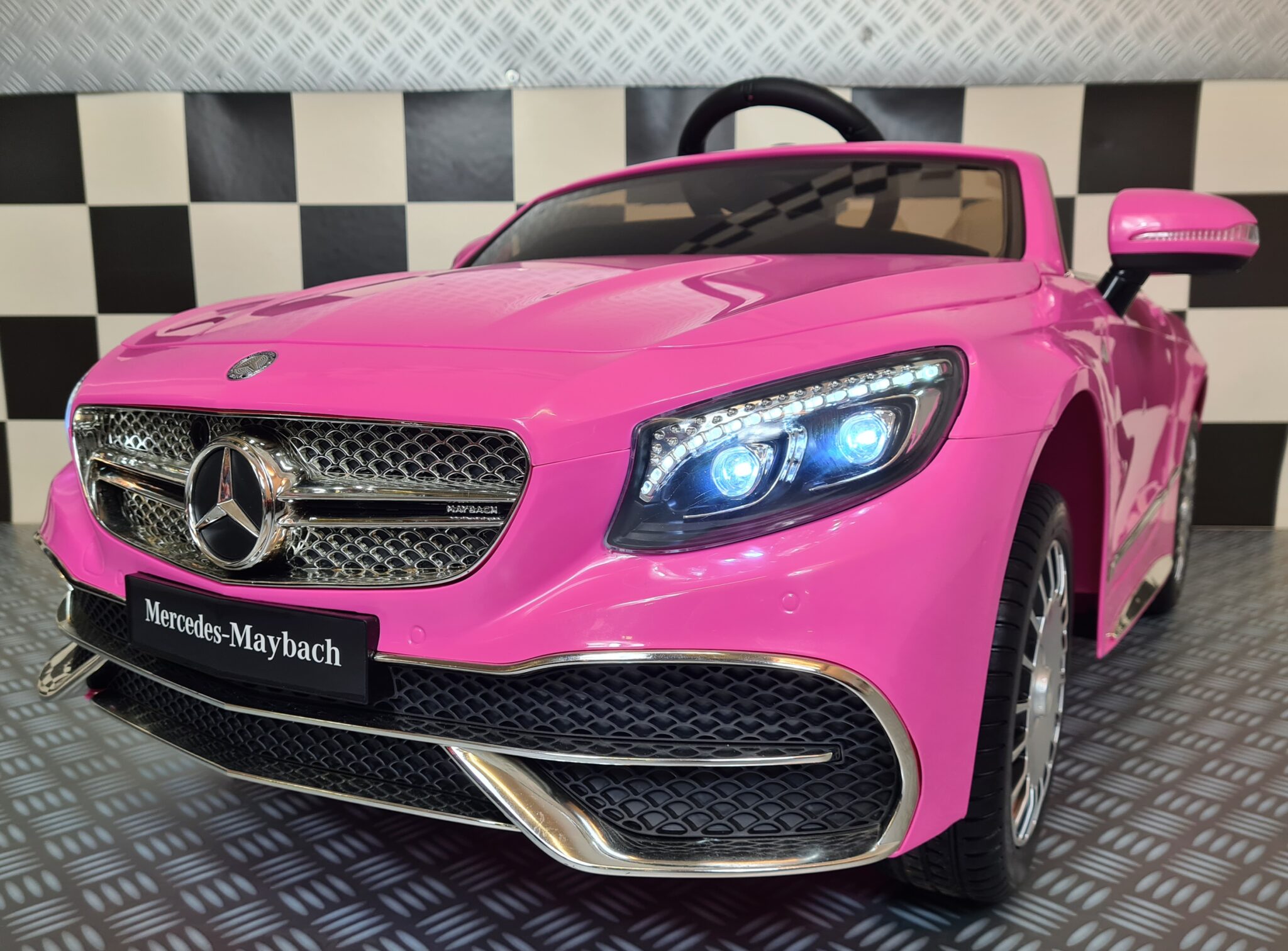 Elektrische kinderauto Mercedes Maybach S650 roze 12 volt