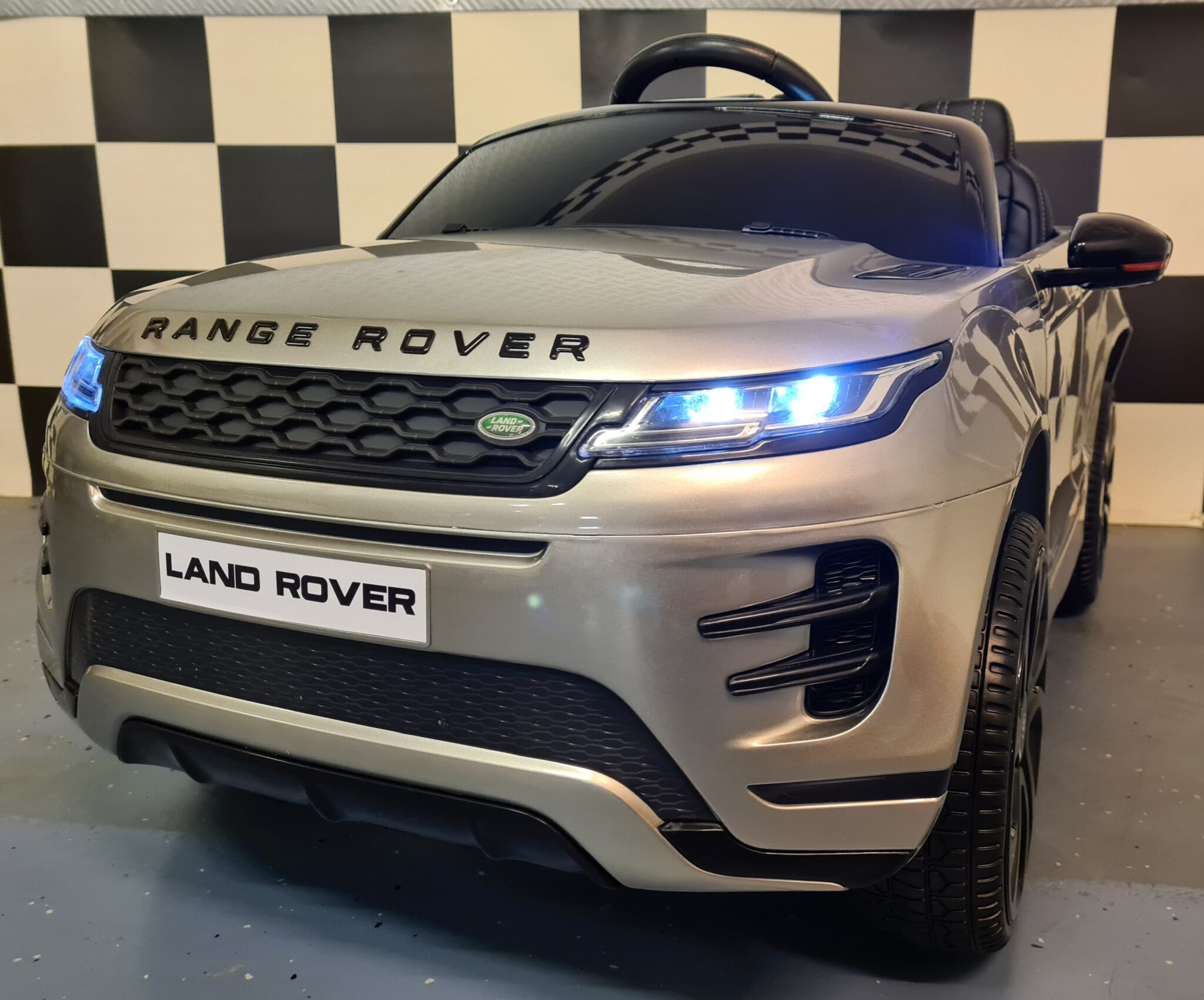 Accu-speelgoedauto Range Rover Evoque, 4 motoren, grijs