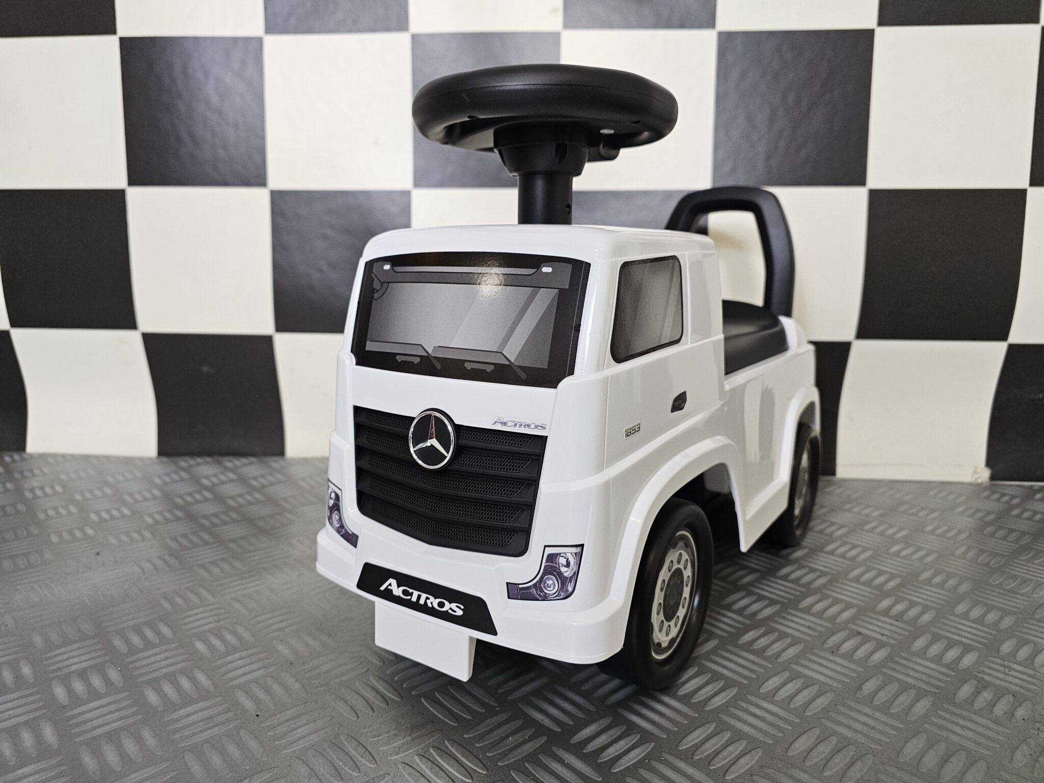 Rijdende auto Mercedes-Benz Actros