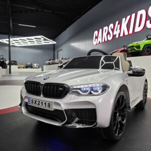 Elektrische kinderauto BMW M5 24 volt metallic grijs