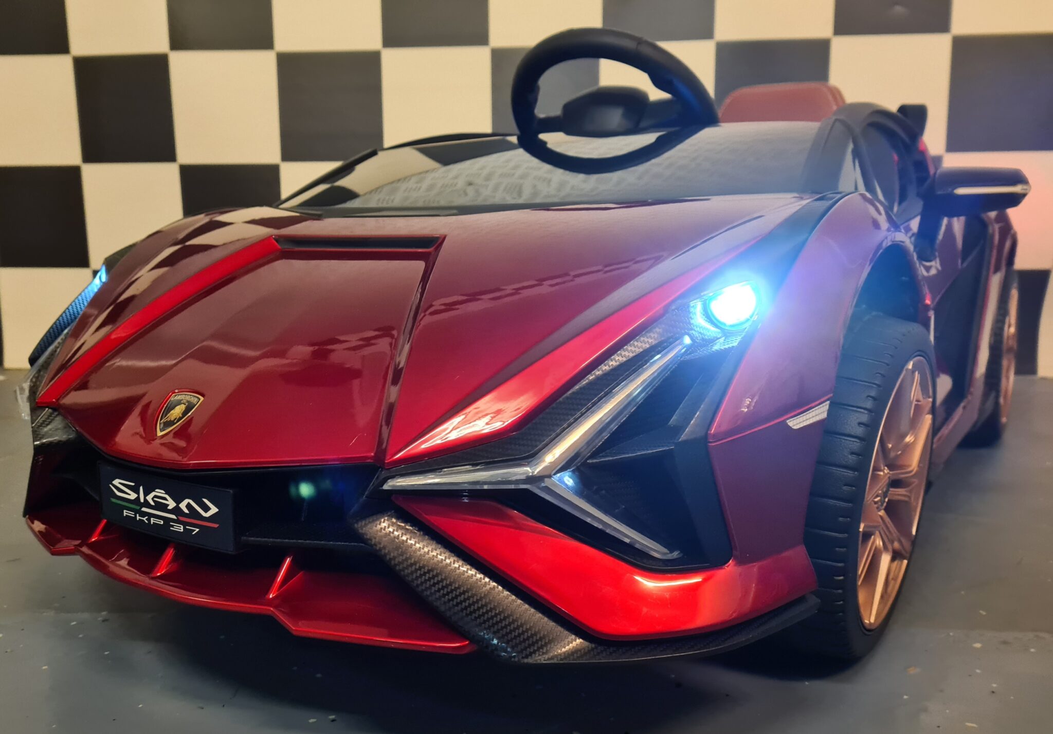 Elektrische kinderauto Lamborghini Sian 12 volt, rood gespoten