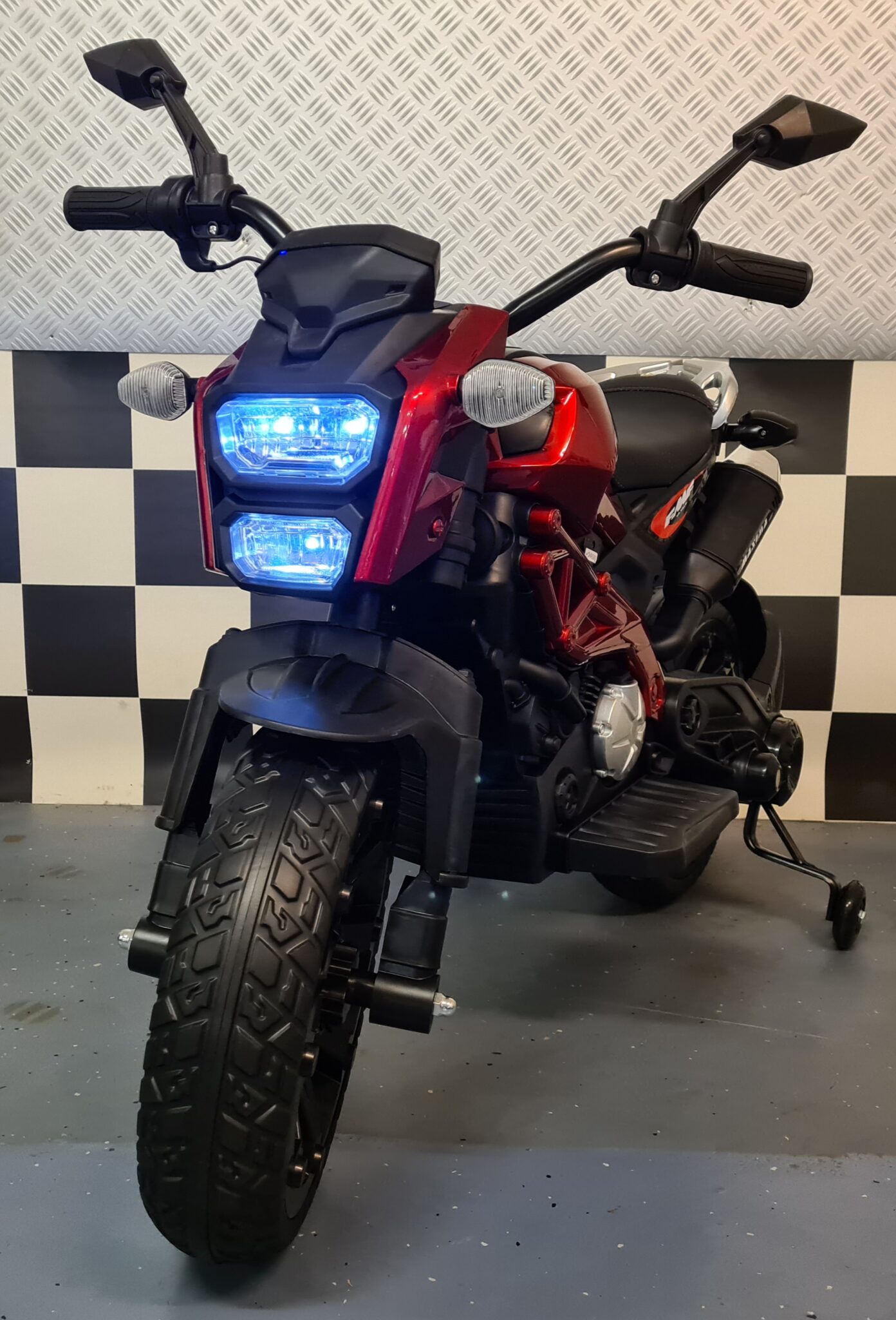 Batterij-aangedreven kinder-motor Grom Superbike 12 volt metallic rood