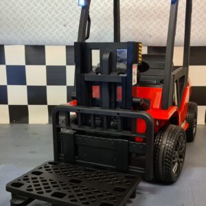 Rode kinderheftruck met afstandsbediening